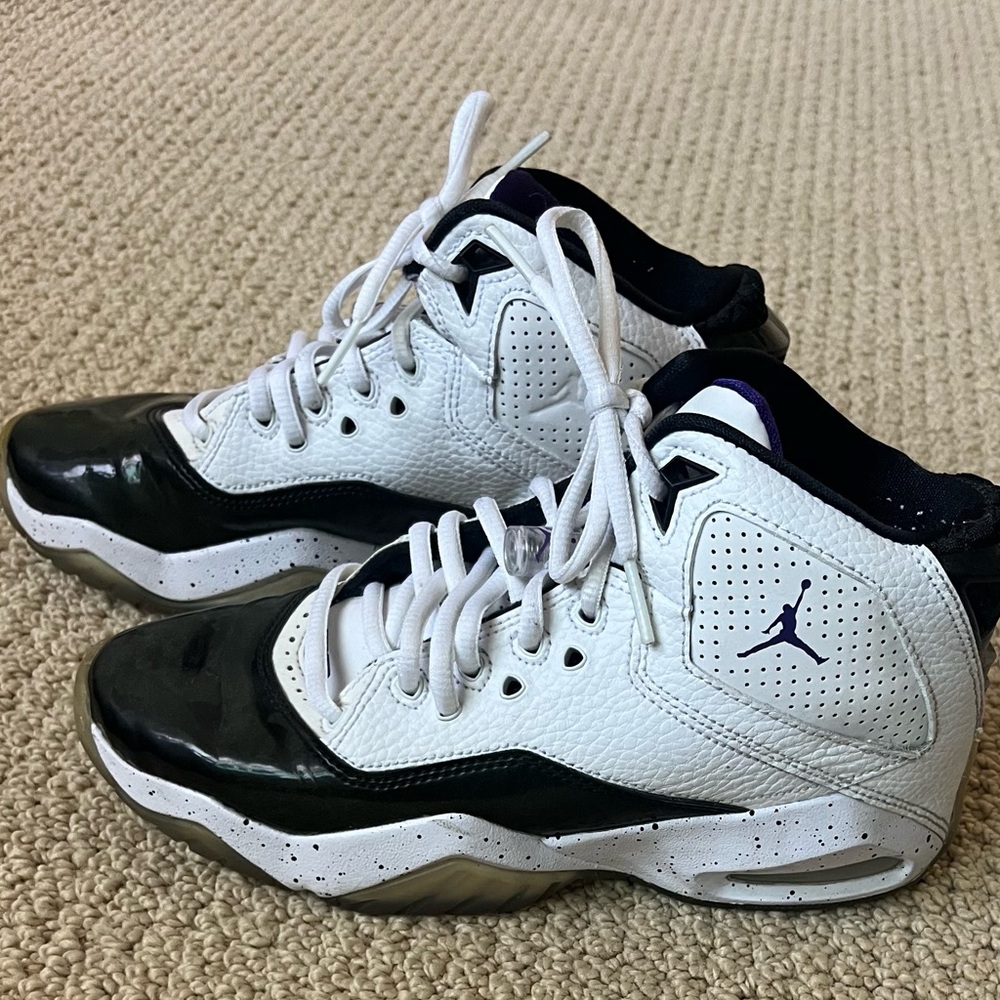 Nike Jordan B’Loyal Baskeball Sneakers